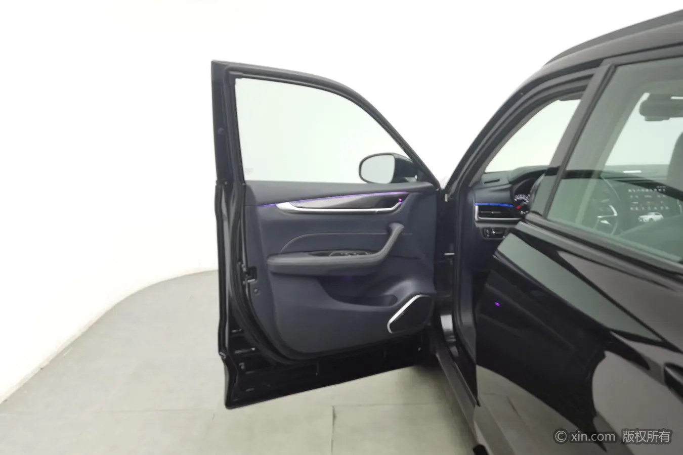 V7 2019 Sport 300T Auto Luxury