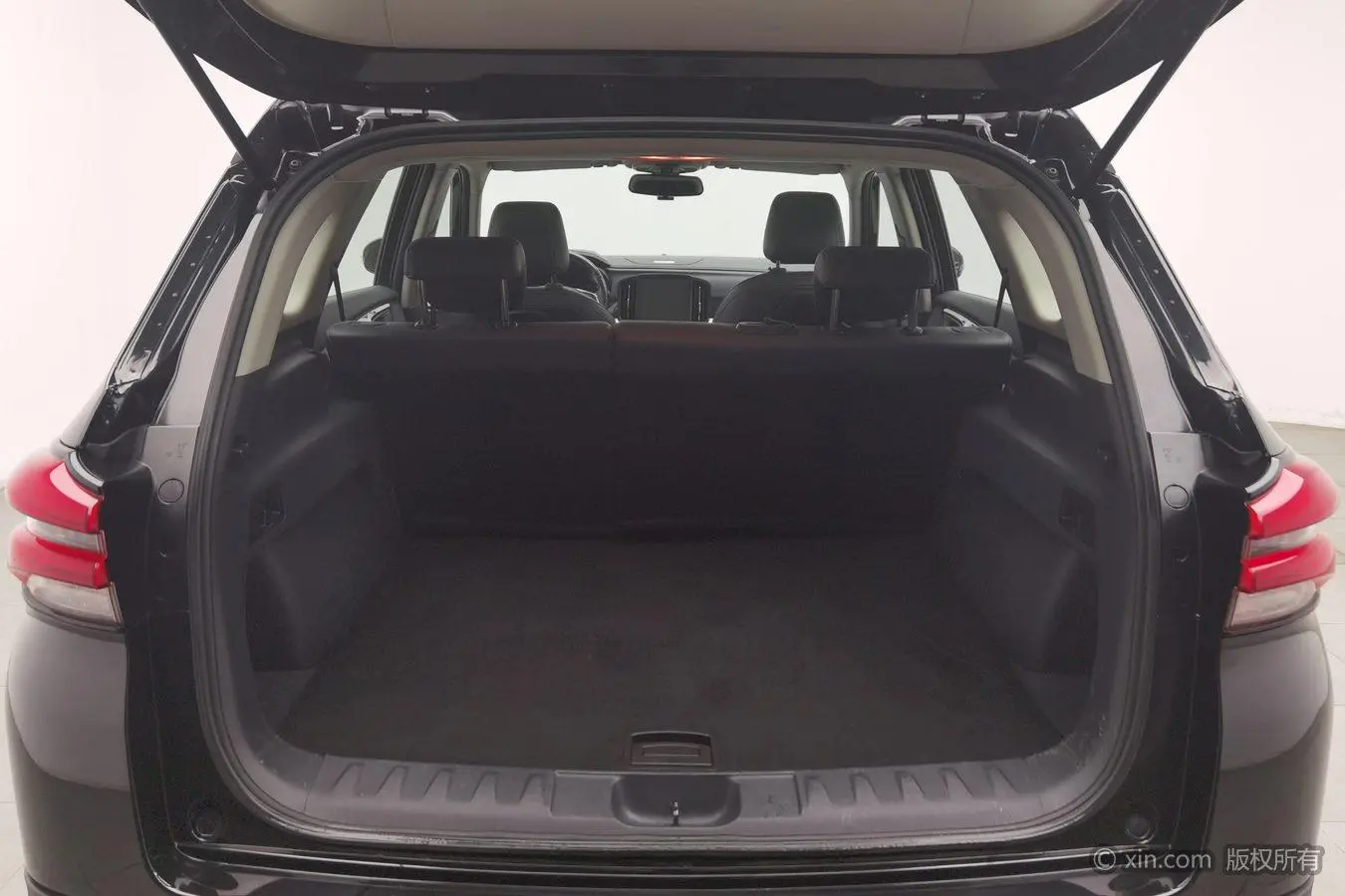 V7 2019 Sport 300T Auto Luxury