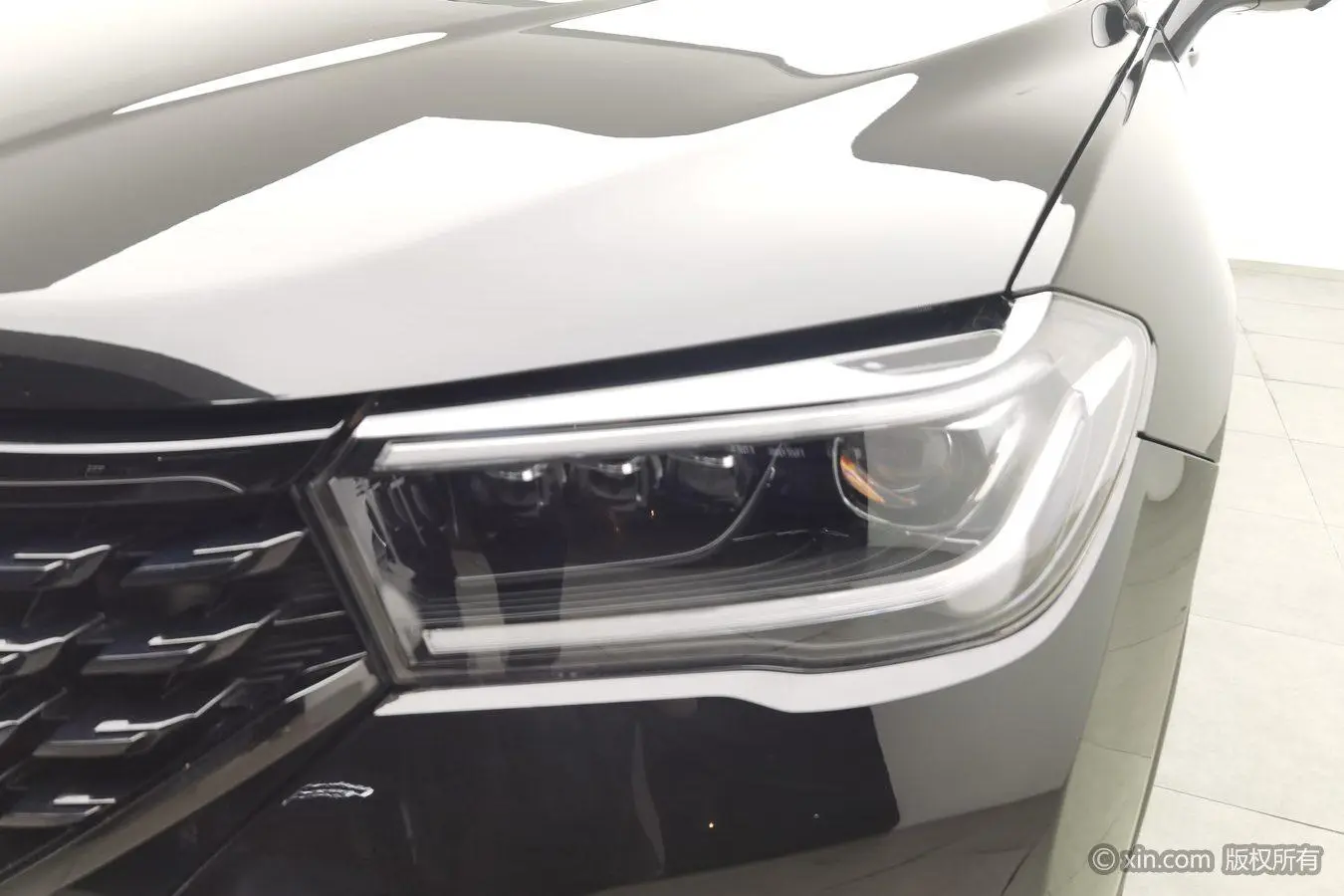 V7 2019 Sport 300T Auto Luxury