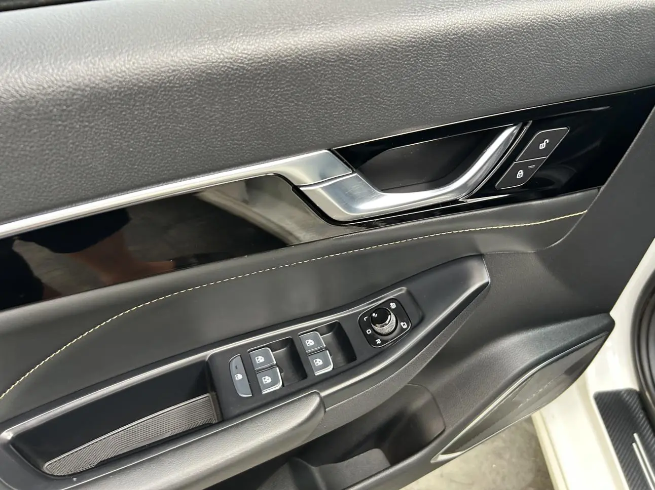 Bestune B70 2023 3rd Gen 1.5T Auto