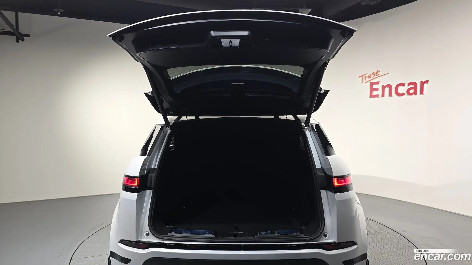 Land Rover Range Rover Evoque P250 R-Dynamic SE