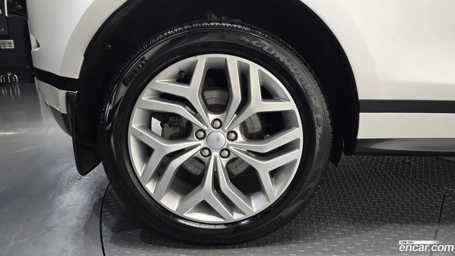 Land Rover Range Rover Evoque P250 R-Dynamic SE