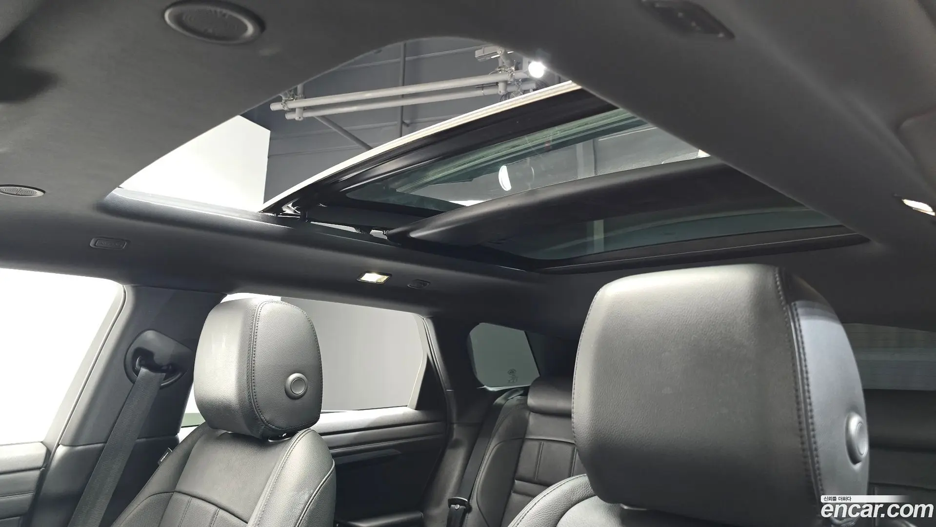 Land Rover Range Rover Evoque P250 R-Dynamic SE