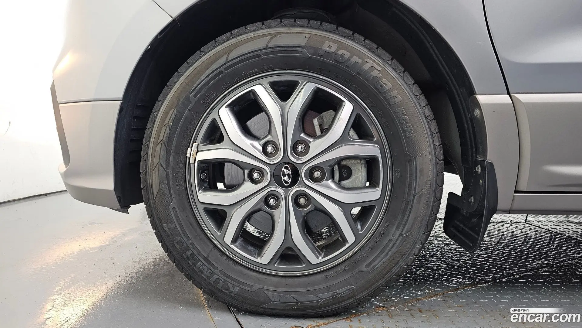 Hyundai Starex Urban 9-Seater