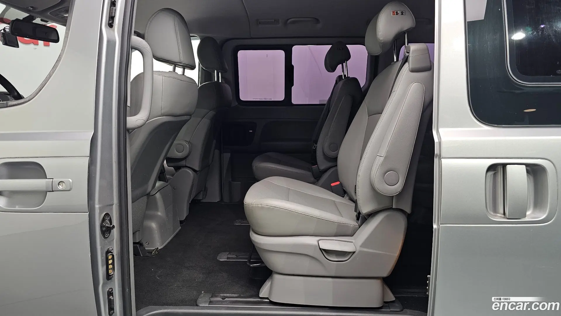 Hyundai Starex Urban 9-Seater