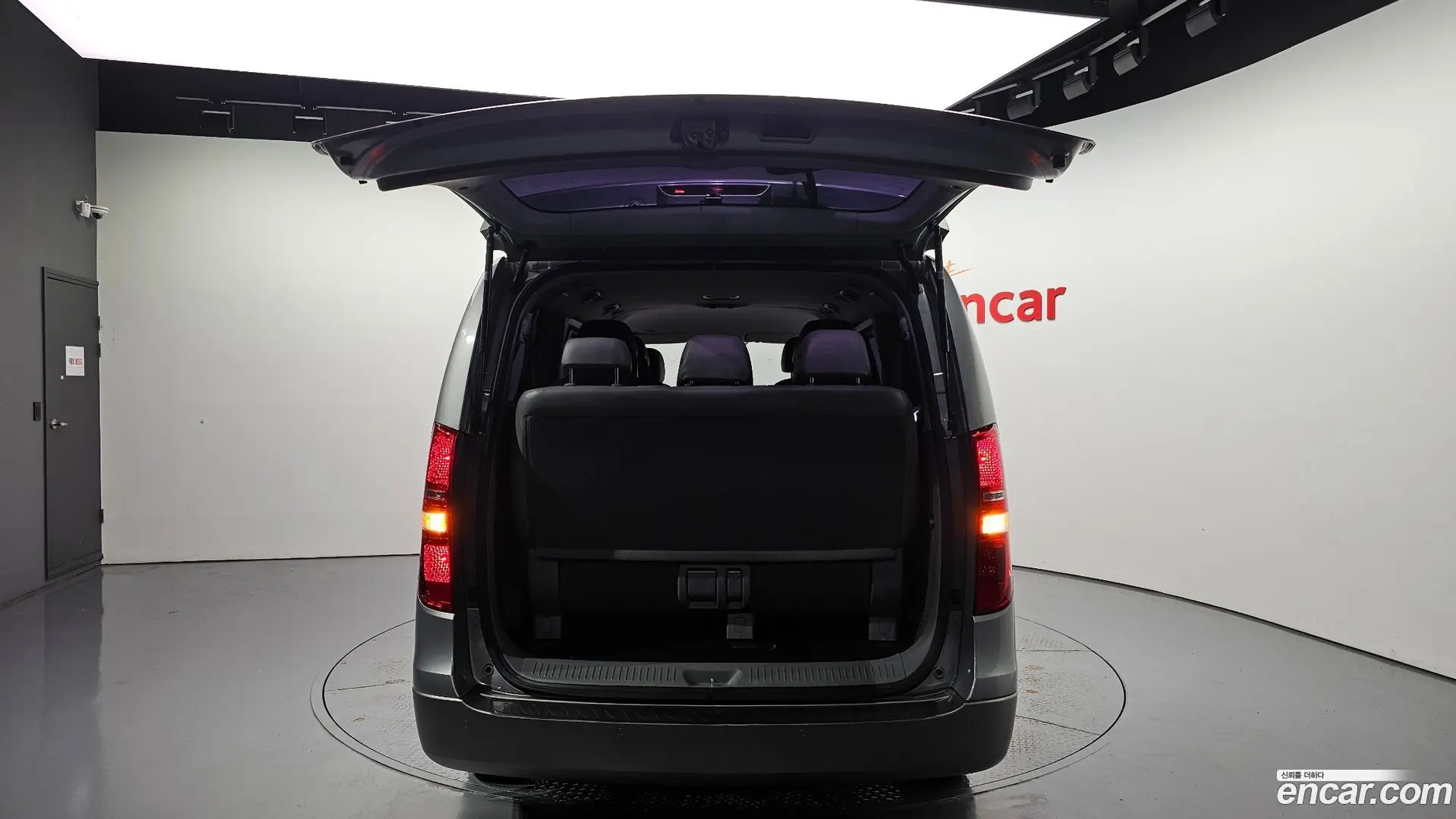 Hyundai Starex Urban 9-Seater