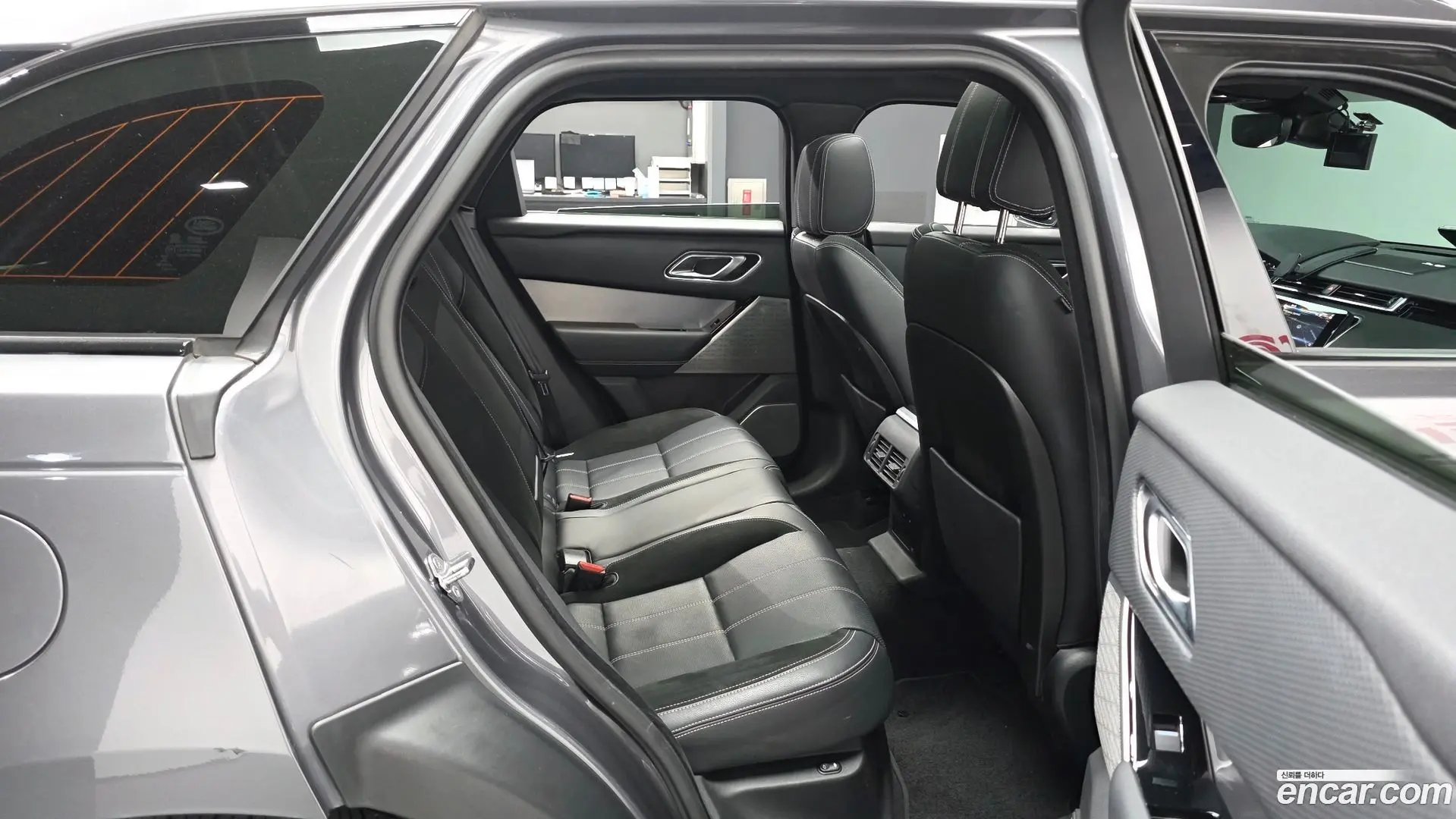 Land Rover Range Rover Velar 3.0 D300 R-Dynamic SE