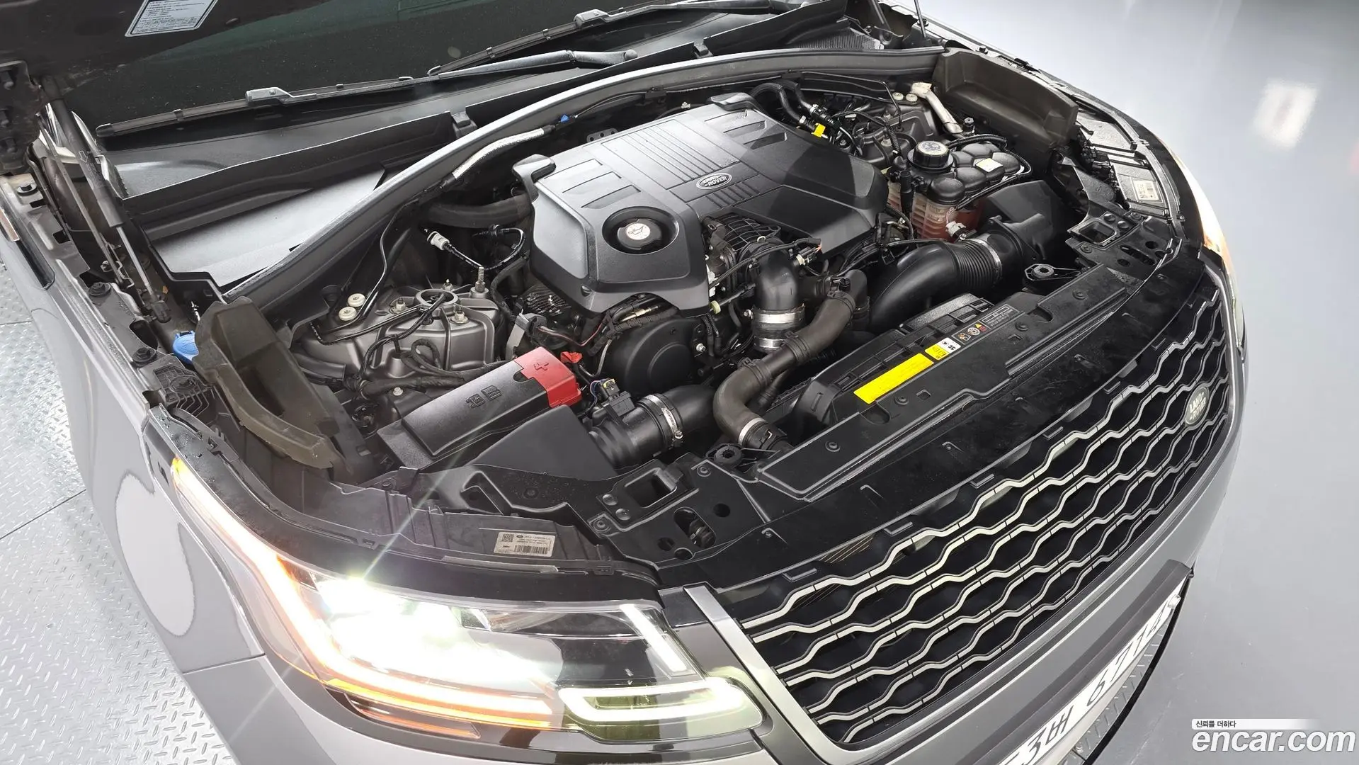 Land Rover Range Rover Velar 3.0 D300 R-Dynamic SE