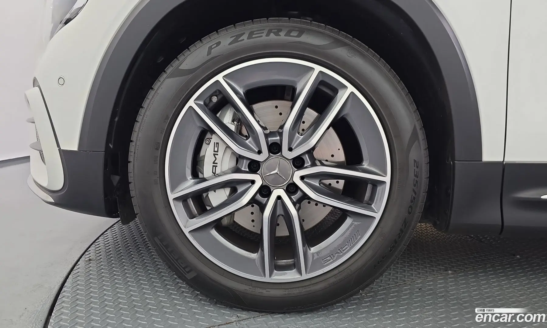 Mercedes-Benz GLB-Class AMG GLB35 4MATIC 2023