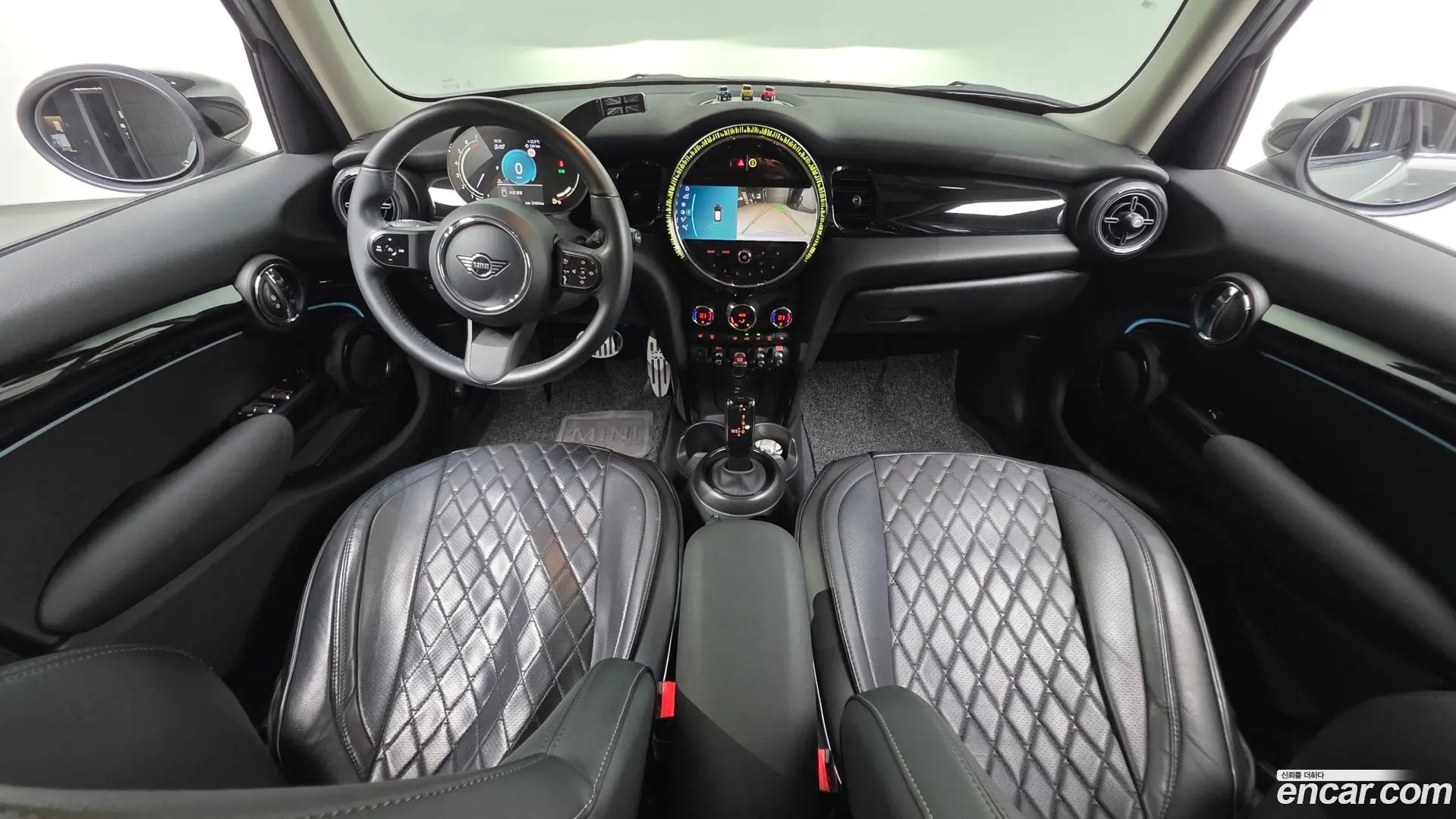 Mini Cooper 5Door Classic Plus Launch Pack