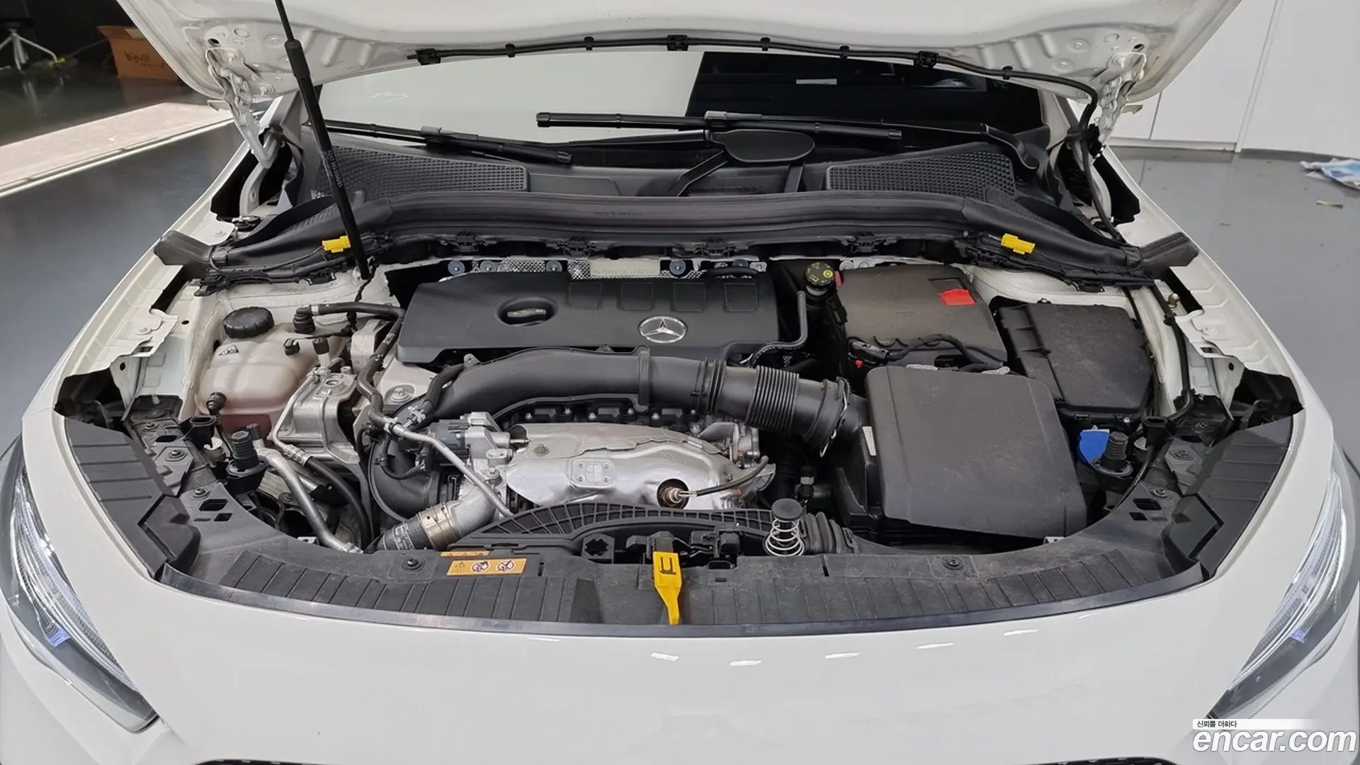 Mercedes-Benz GLA-Class GLA250 4MATIC 2023