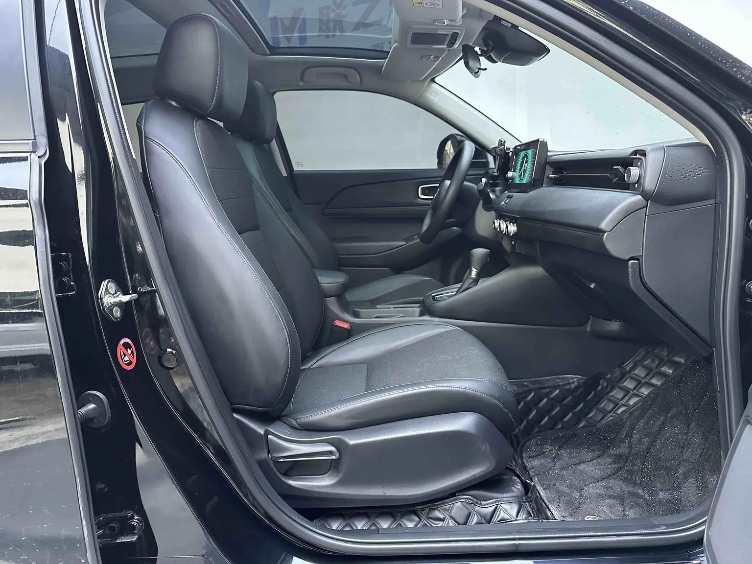 Honda Vezel 2023 1.5L CVT Tech