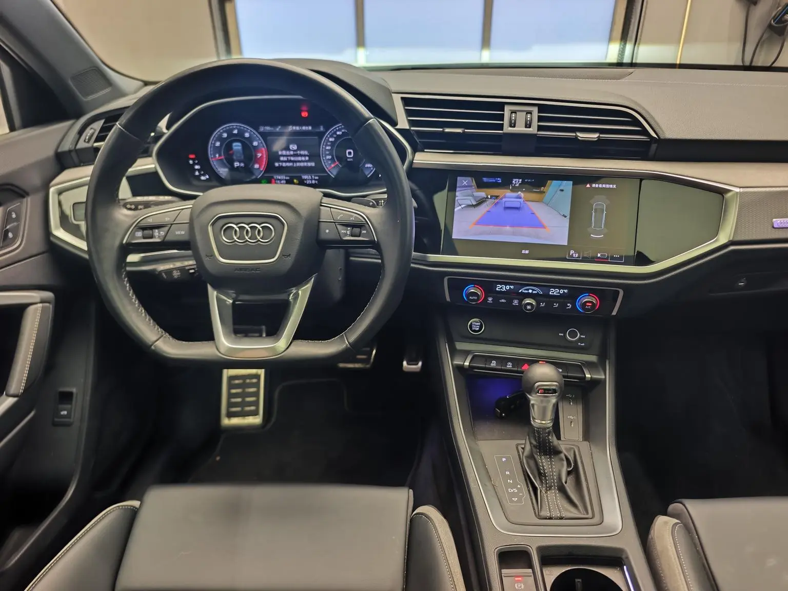 Audi Q3 2024 35 TFSI Dynamic Fashion