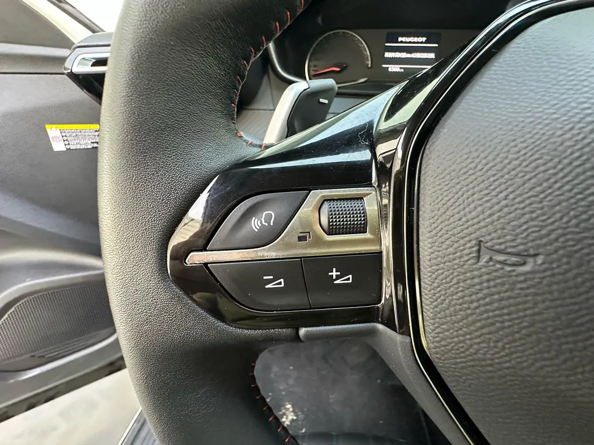 Peugeot 2008 2022 230THP THE ONE