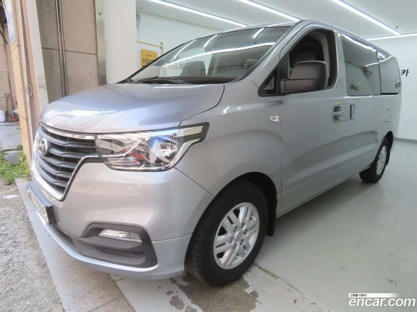 Hyundai Starex Van 3-Seater