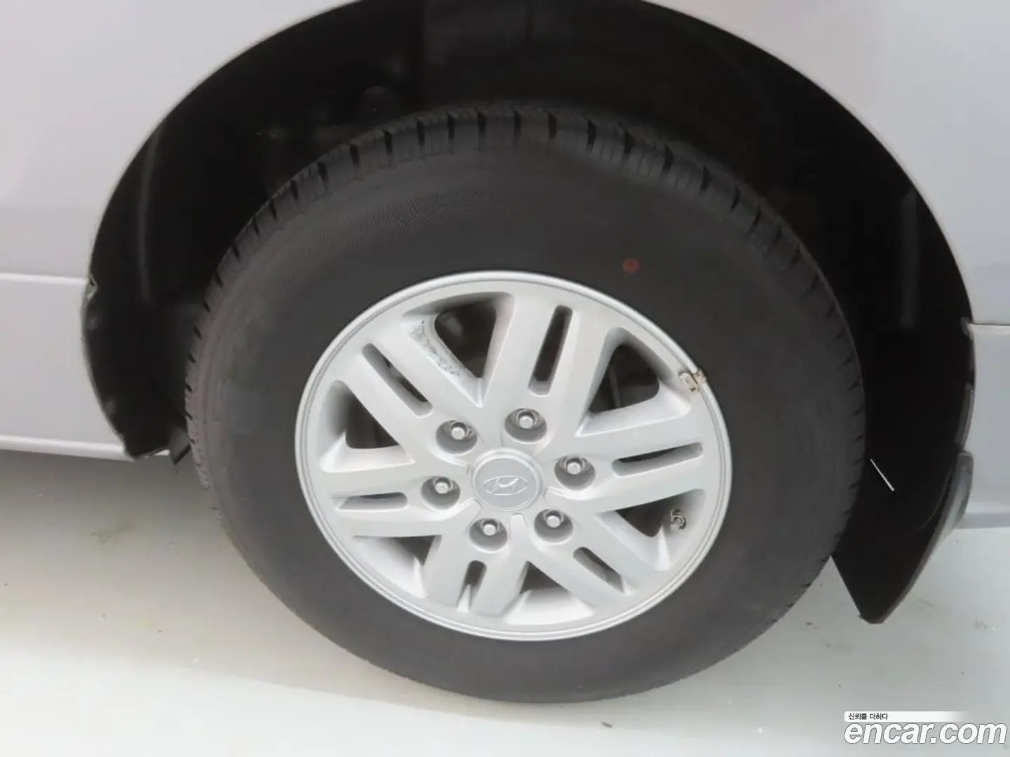 Hyundai Starex Van 3-Seater