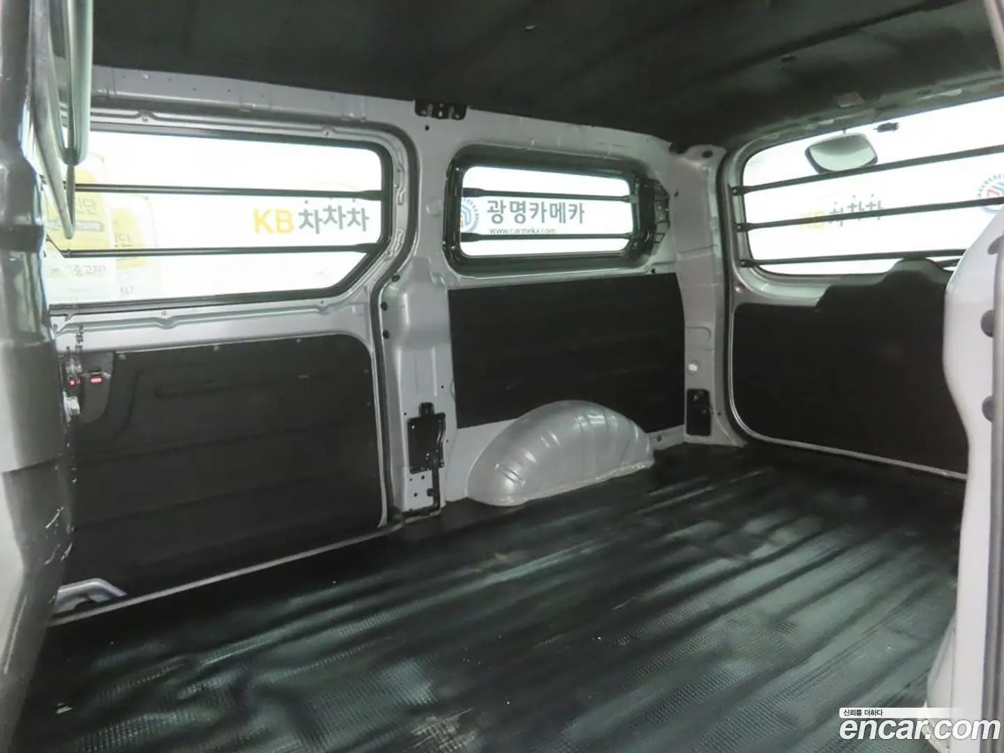 Hyundai Starex Van 3-Seater