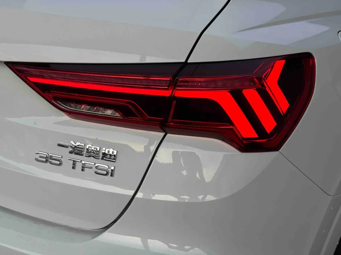 Audi Q3 2023 35 TFSI Dynamic Fashion