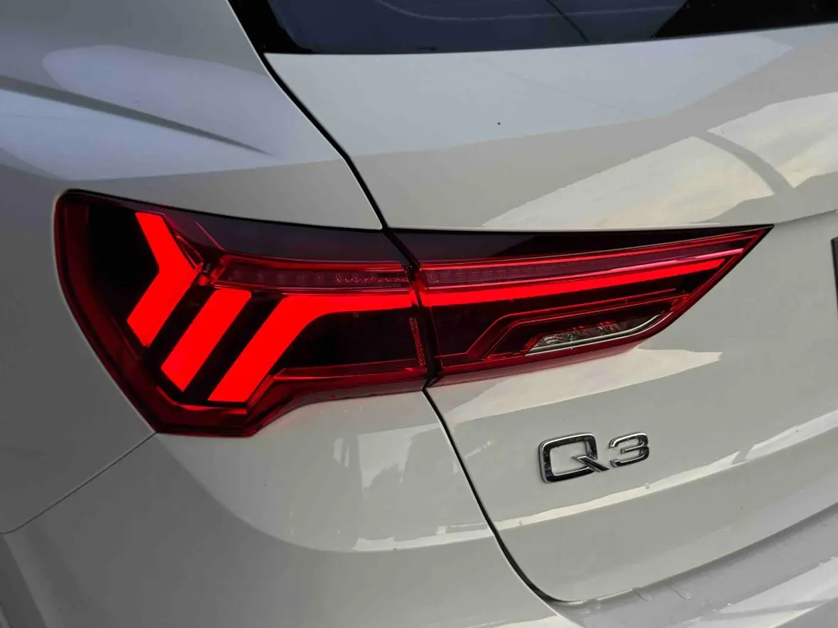 Audi Q3 2023 35 TFSI Dynamic Fashion