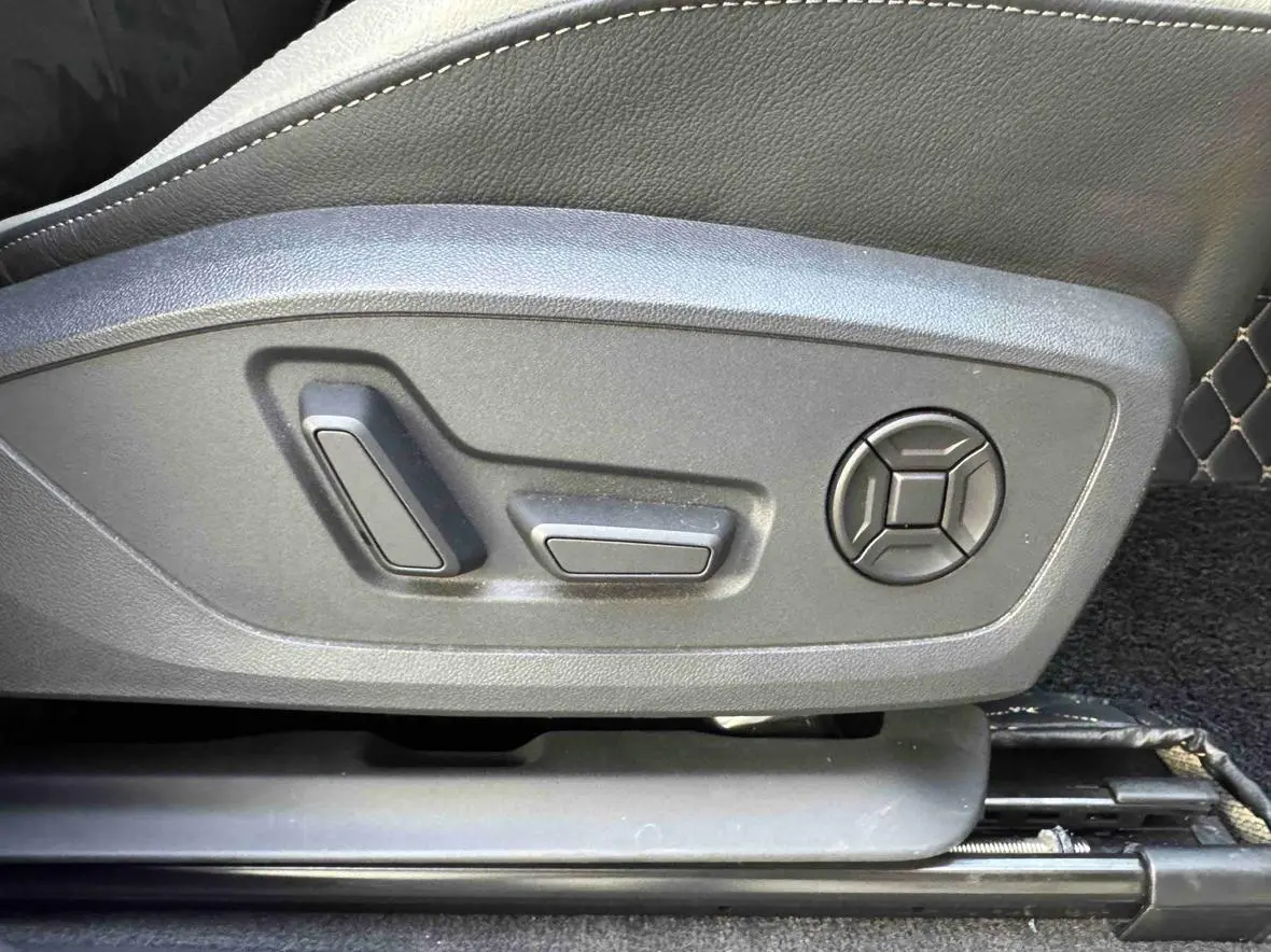 Audi Q3 2023 35 TFSI Dynamic Fashion