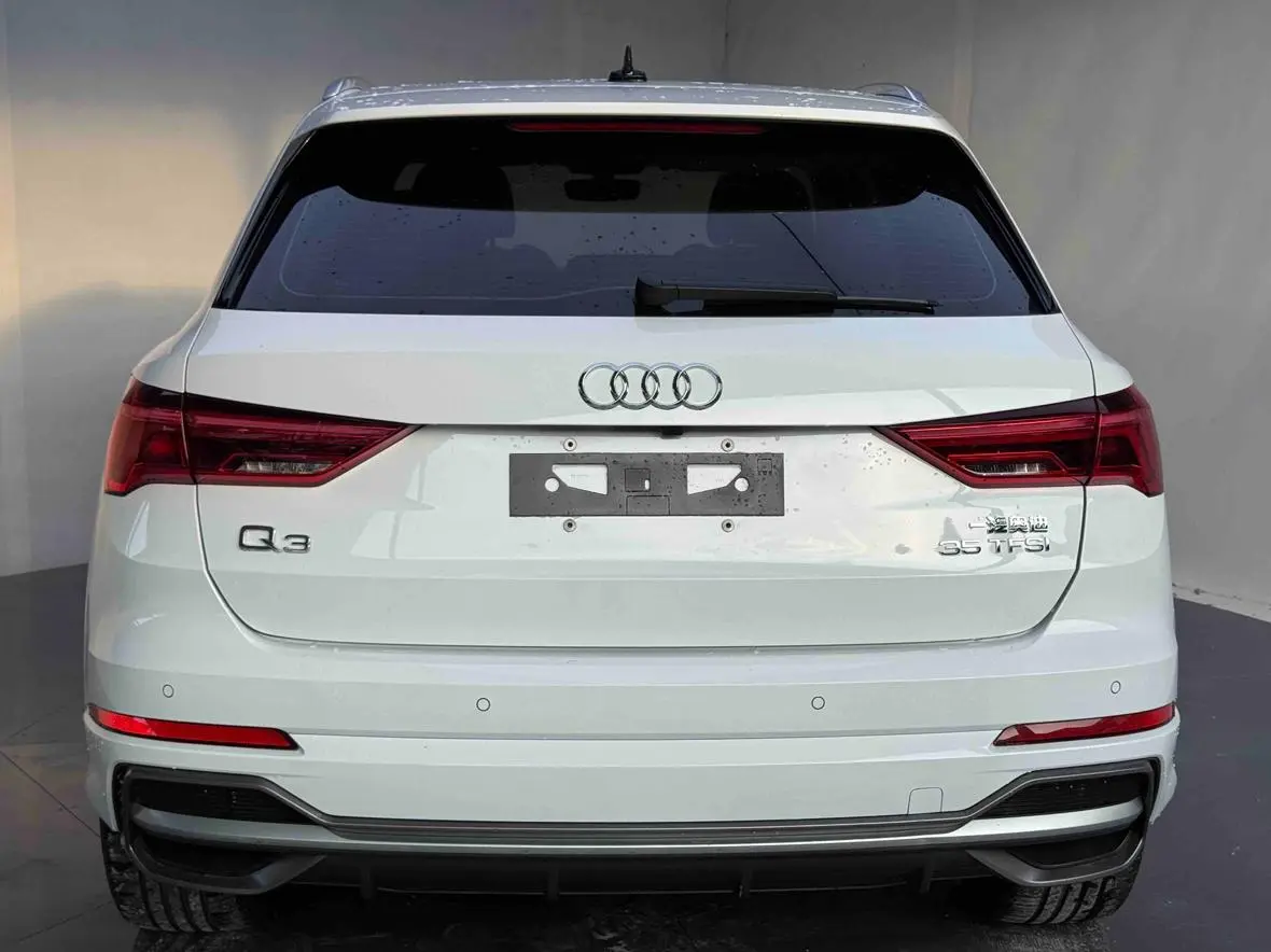 Audi Q3 2023 35 TFSI Dynamic Fashion