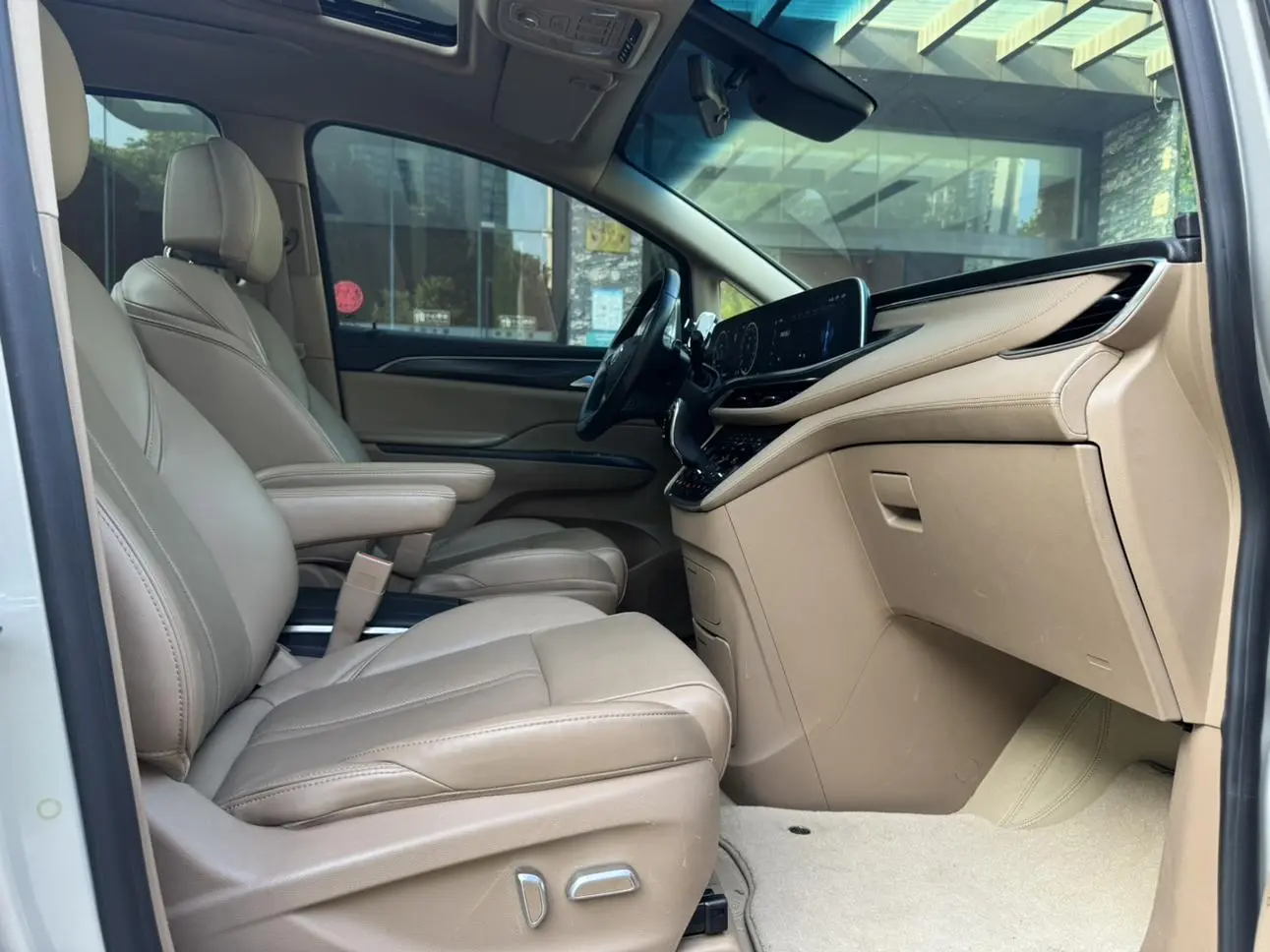 Buick GL8 2021 ES LuZun 653T Luxury