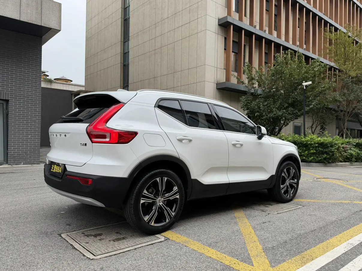 Volvo XC40 2021 T4 4WD Smart Elegant Luxury