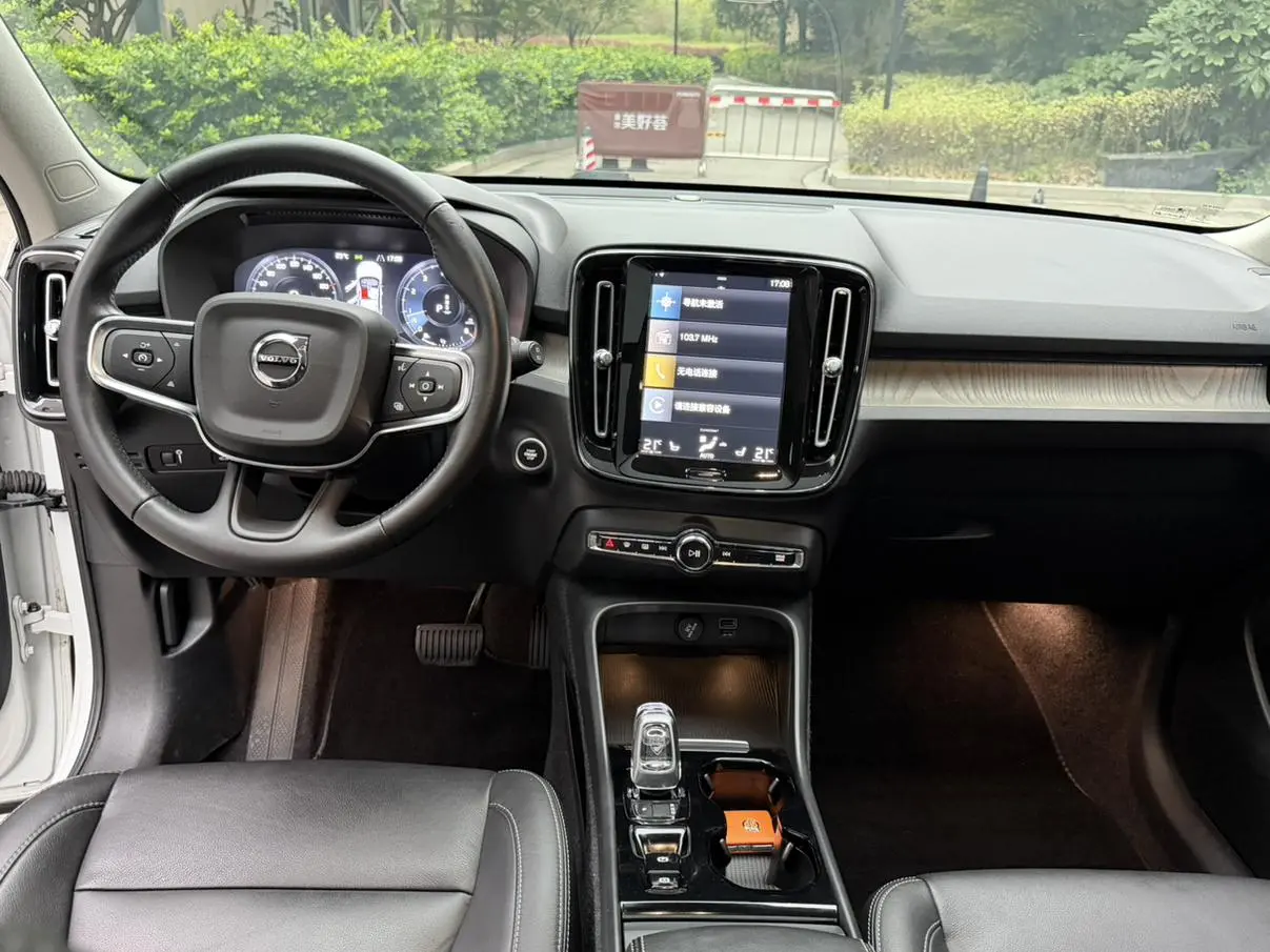 Volvo XC40 2021 T4 4WD Smart Elegant Luxury