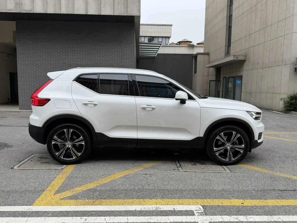 Volvo XC40 2021 T4 4WD Smart Elegant Luxury