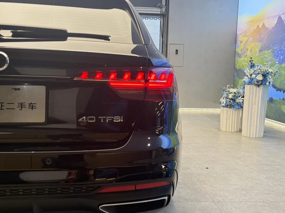 Audi A4( Import ) 2023 Avant 40 TFSI Dynamic Fashion