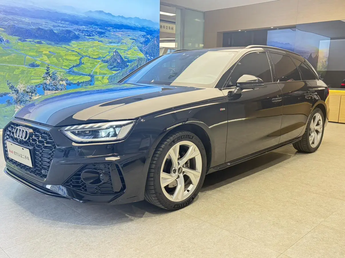 Audi A4( Import ) 2023 Avant 40 TFSI Dynamic Fashion