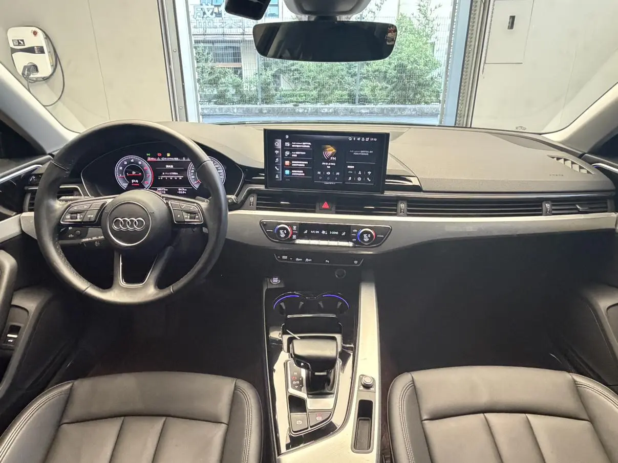 Audi A4( Import ) 2023 Avant 40 TFSI Dynamic Fashion