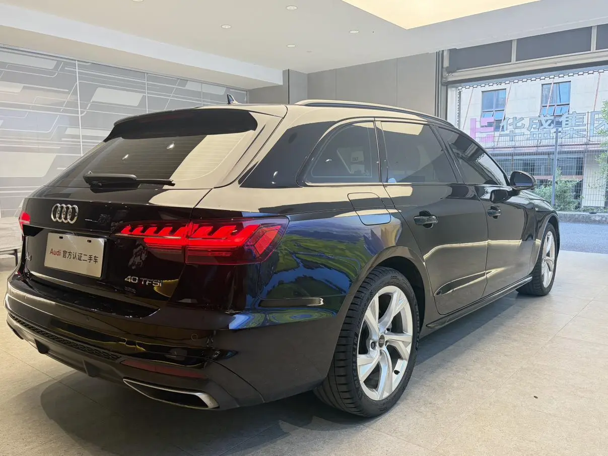 Audi A4( Import ) 2023 Avant 40 TFSI Dynamic Fashion