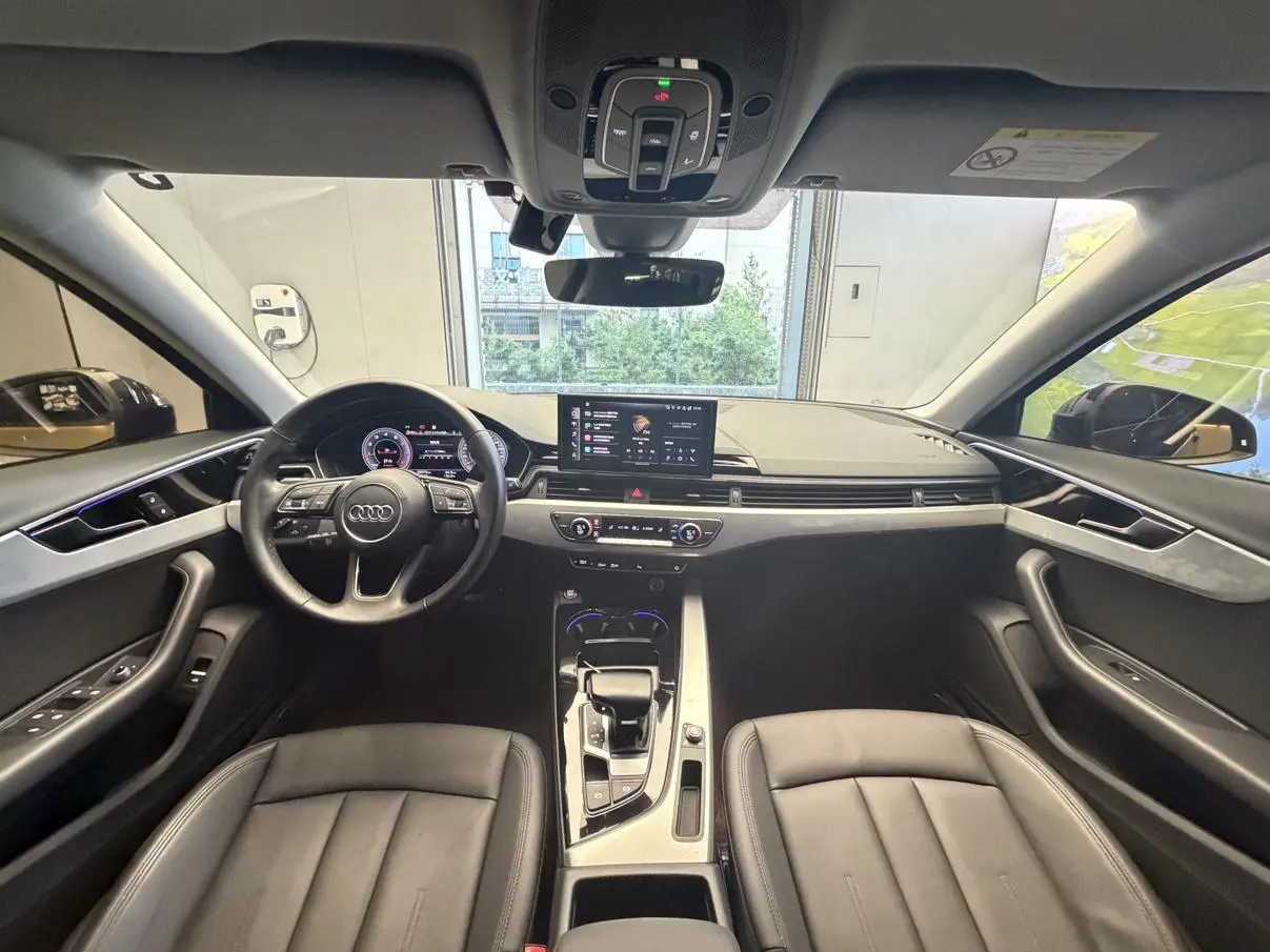 Audi A4( Import ) 2023 Avant 40 TFSI Dynamic Fashion