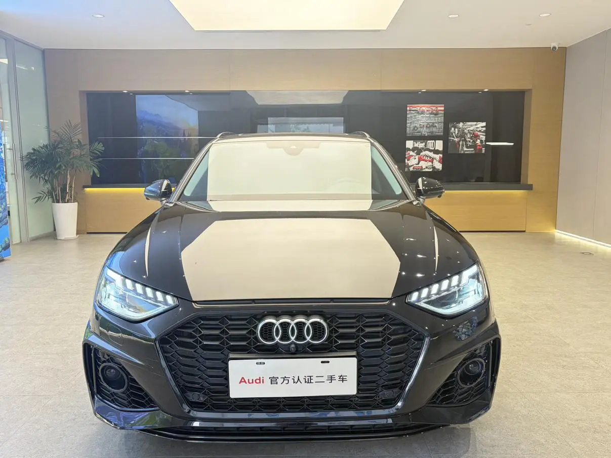 Audi A4( Import ) 2023 Avant 40 TFSI Dynamic Fashion