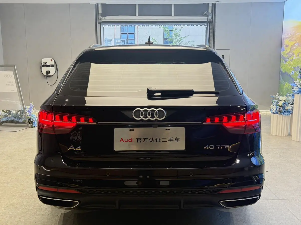 Audi A4( Import ) 2023 Avant 40 TFSI Dynamic Fashion
