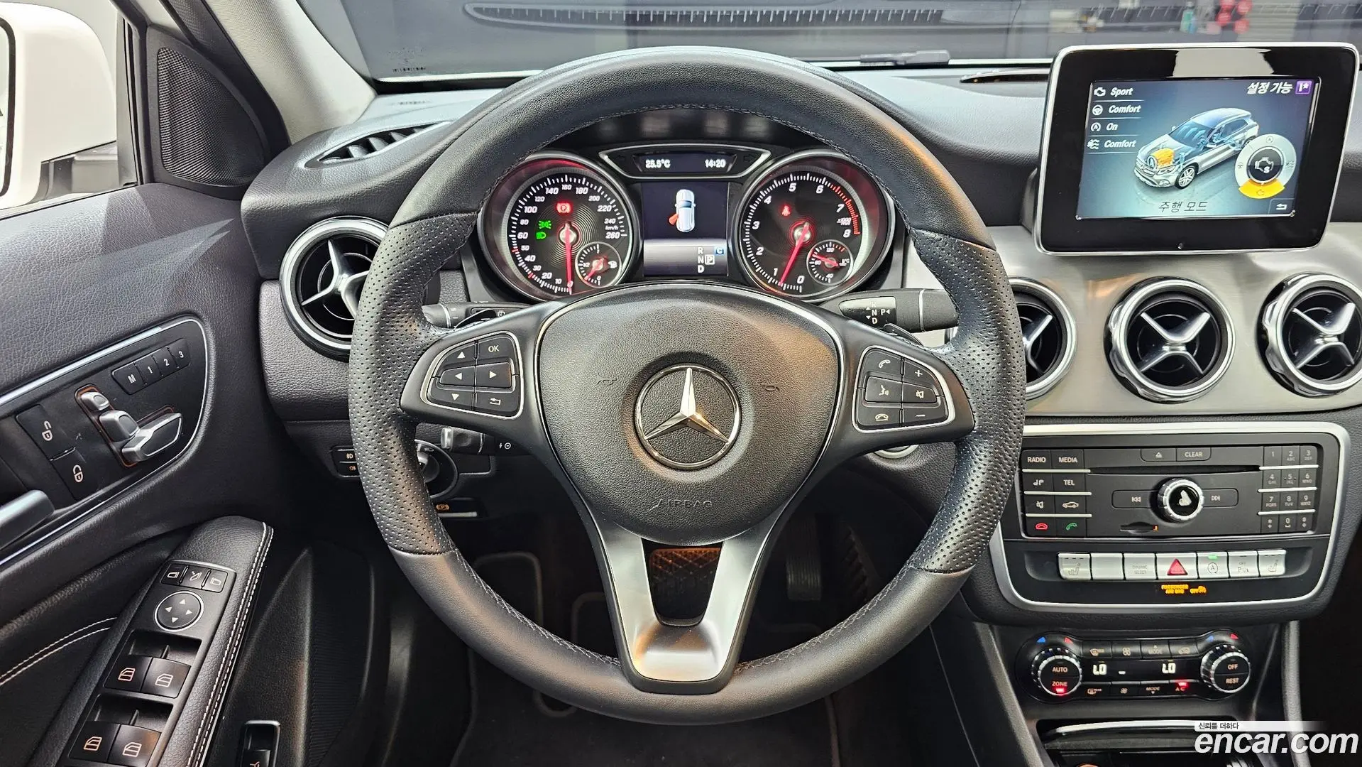 Mercedes-Benz GLA-Class GLA220 Premium 2017