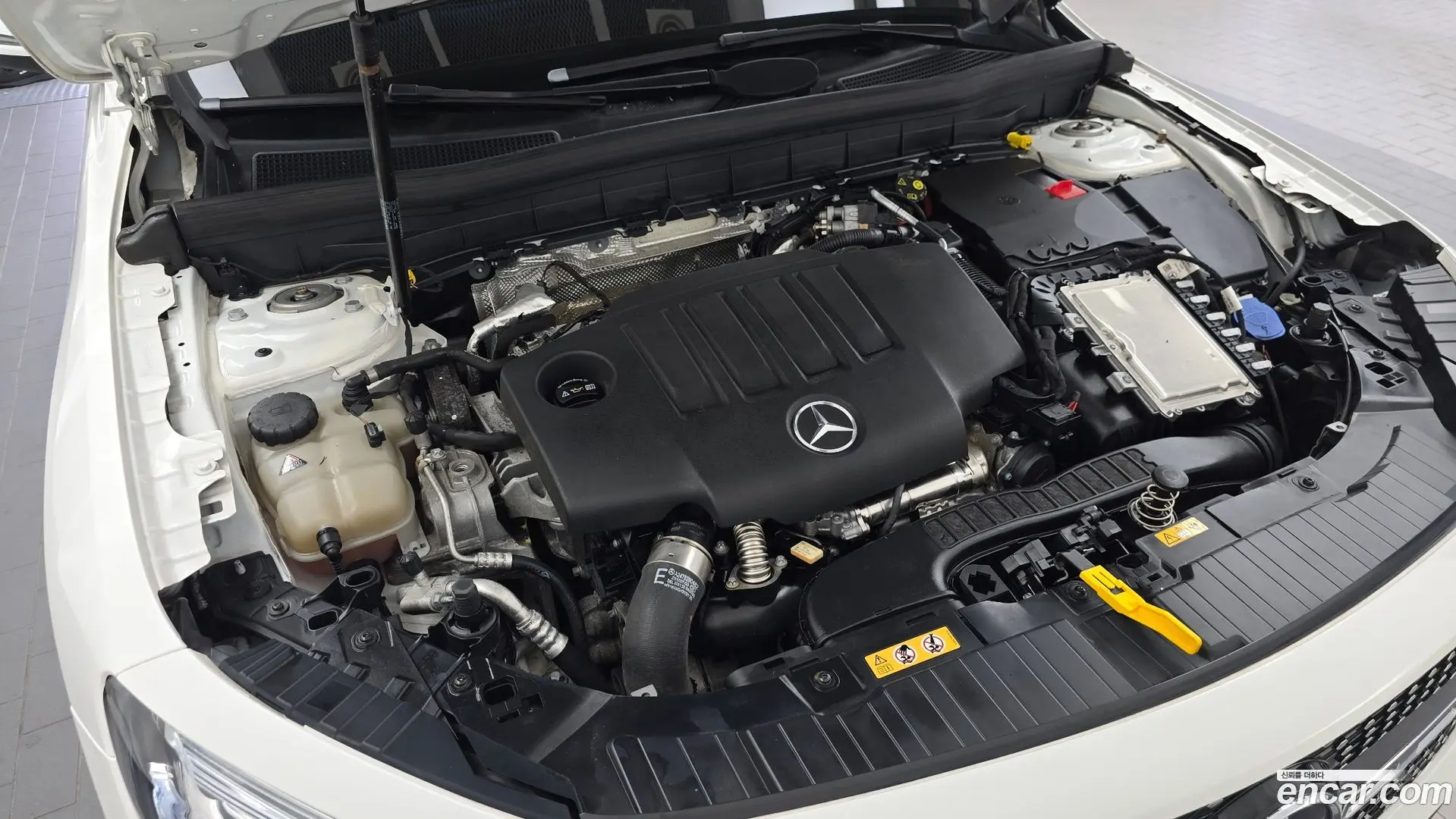 Mercedes-Benz GLB-Class GLB200 d 2021