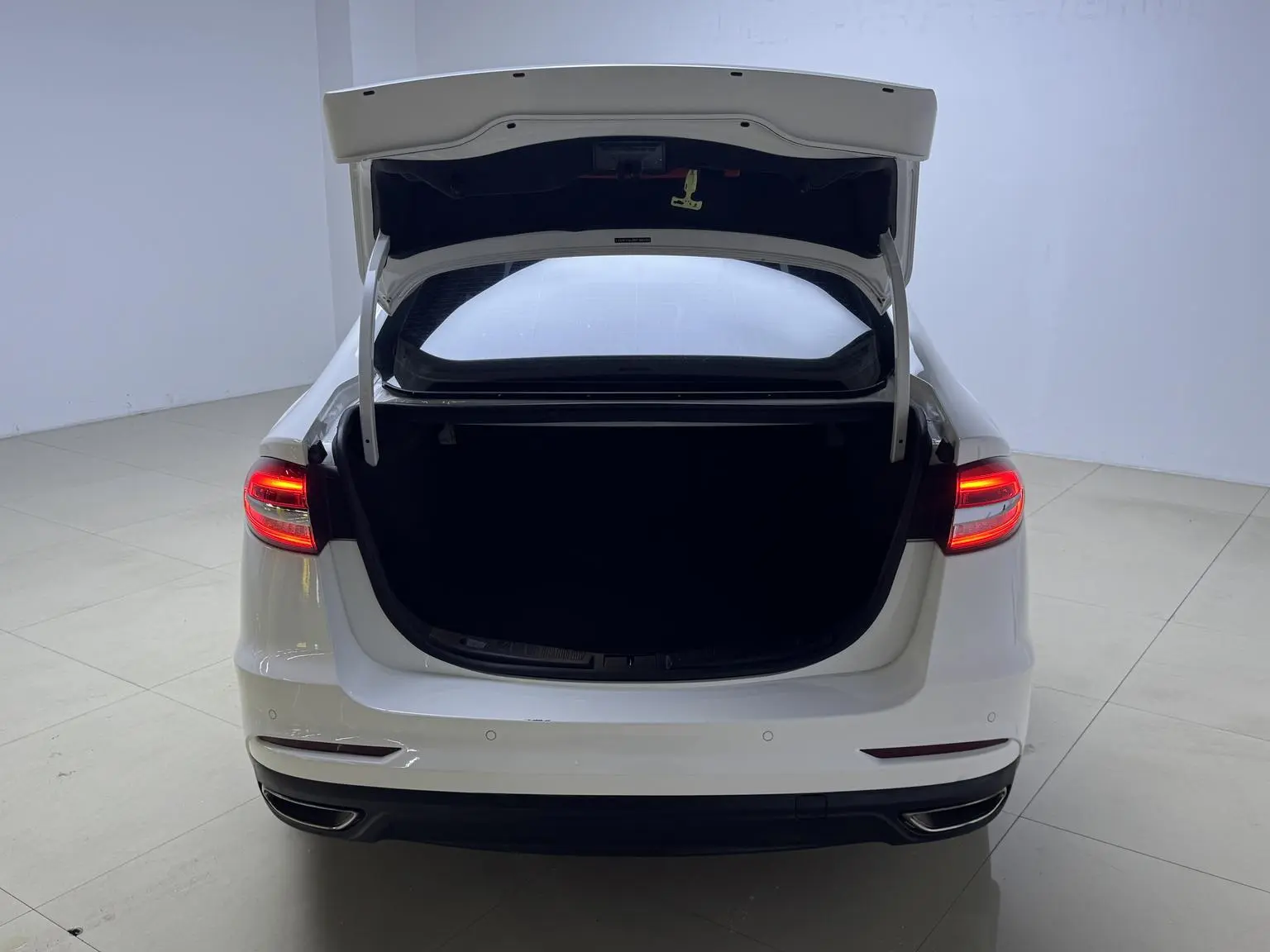 Ford Mondeo 2019 EcoBoost 180 Smart Fashion China VI