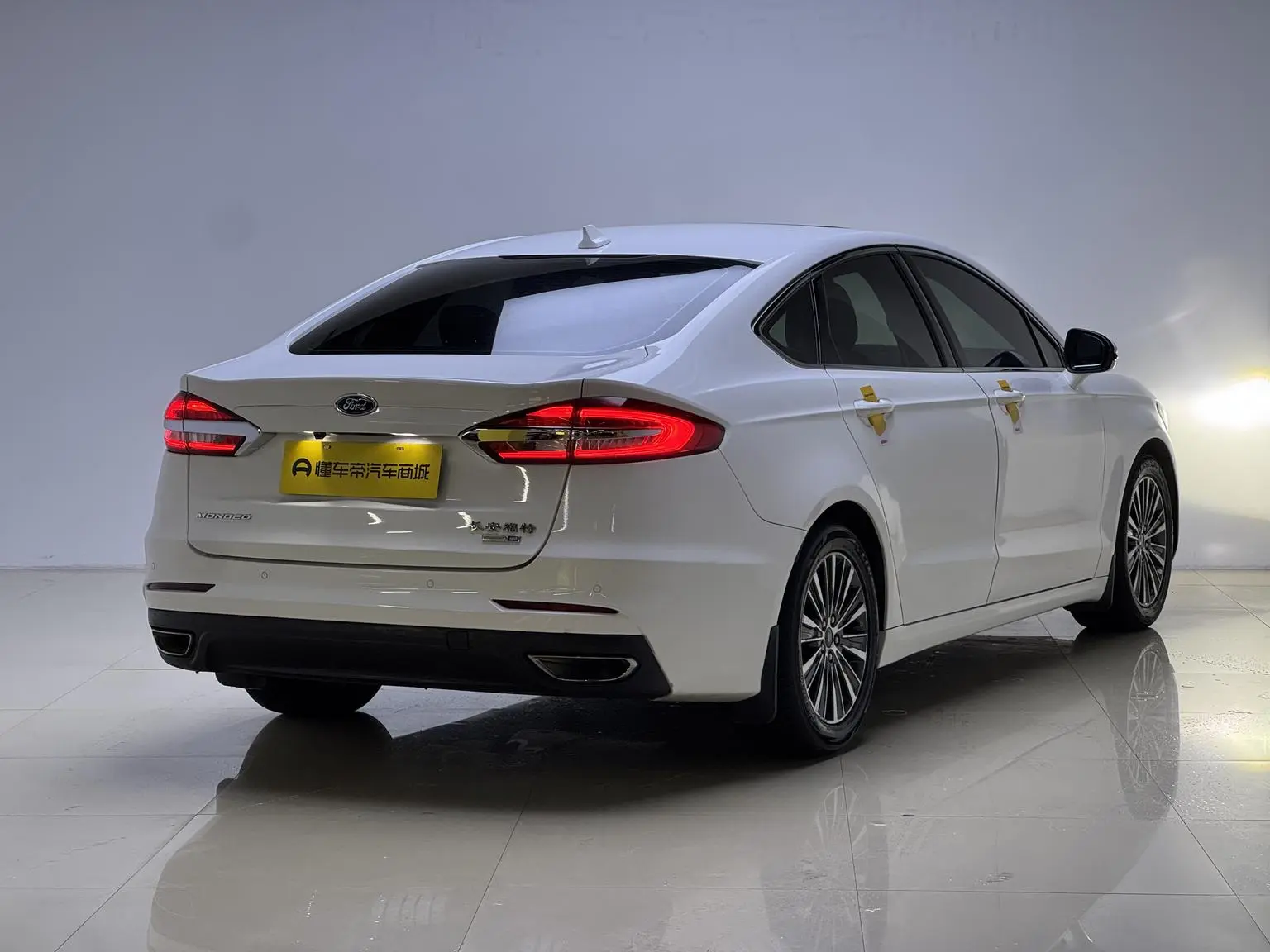 Ford Mondeo 2019 EcoBoost 180 Smart Fashion China VI