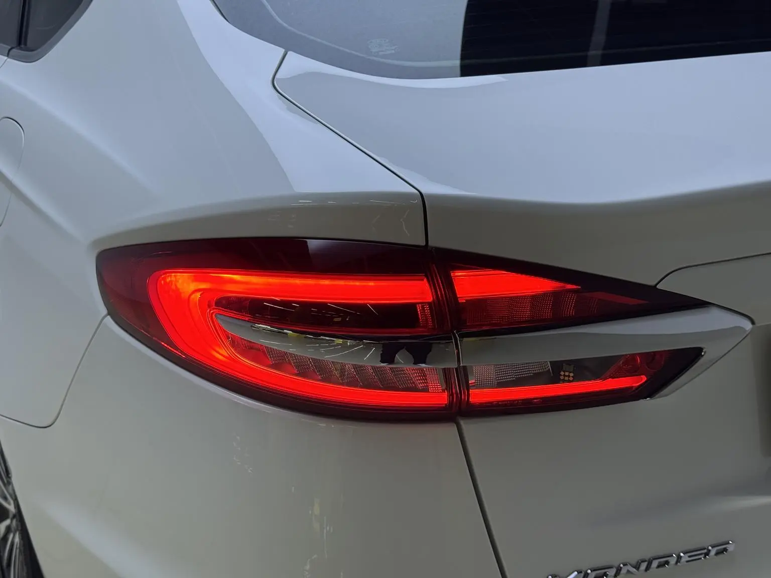 Ford Mondeo 2019 EcoBoost 180 Smart Fashion China VI