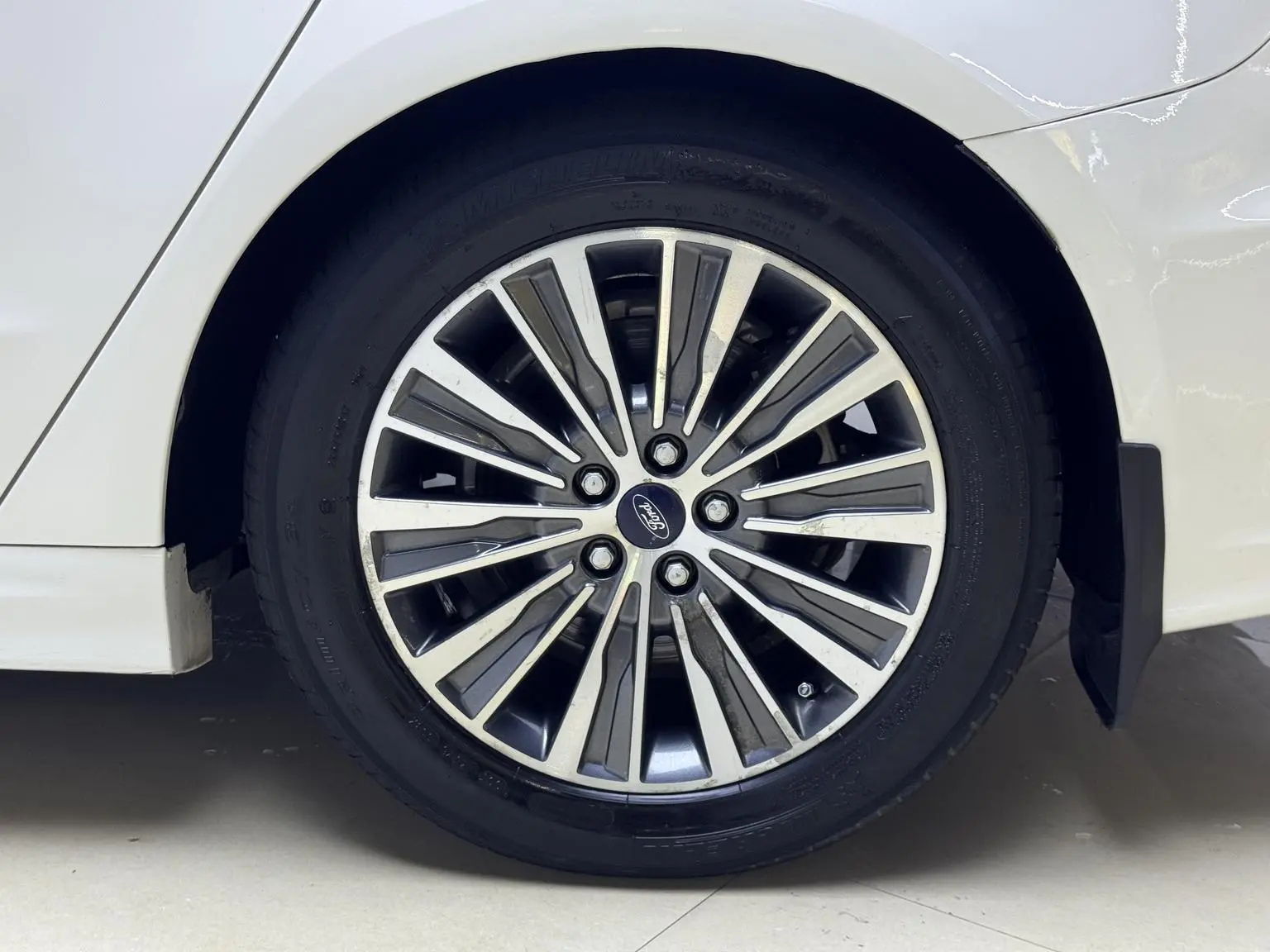 Ford Mondeo 2019 EcoBoost 180 Smart Fashion China VI