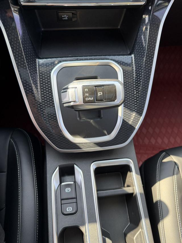 Haval M6 2021 PLUS 1.5T DCT Luxury Connected