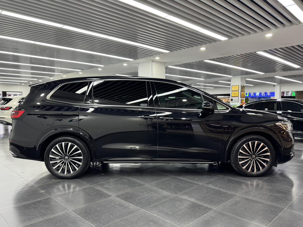 Volkswagen Viloran 2024 380TSI Premium