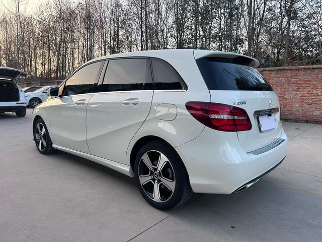 Mercedes-Benz B Class 2018 B 200 Fashion