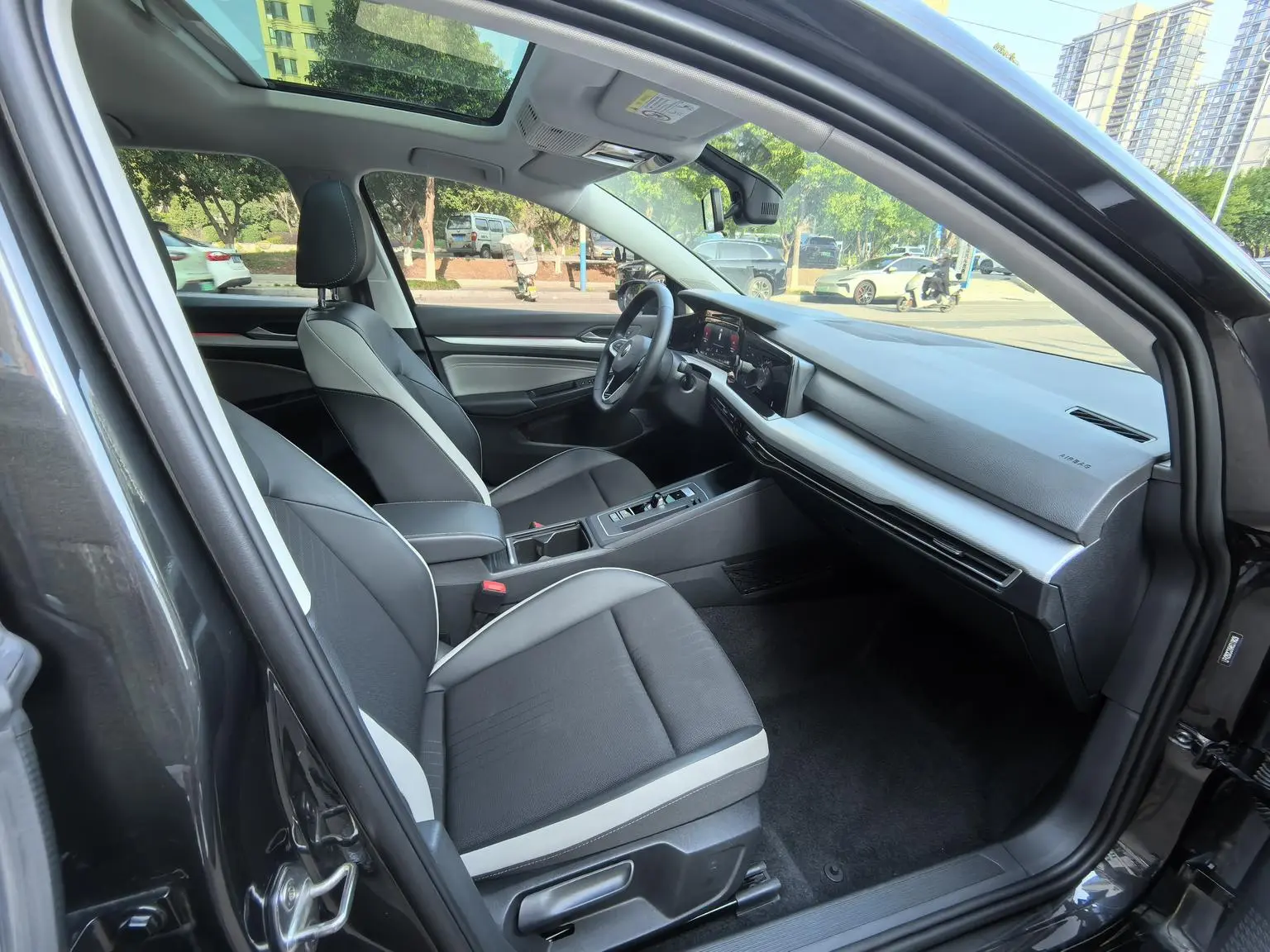 Volkswagen Golf 2023 280TSI DSG Pro