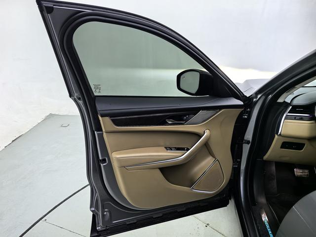 Jaguar F-PACE 2023 P250 HSE