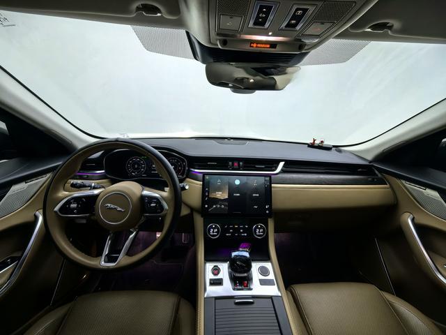 Jaguar F-PACE 2023 P250 HSE