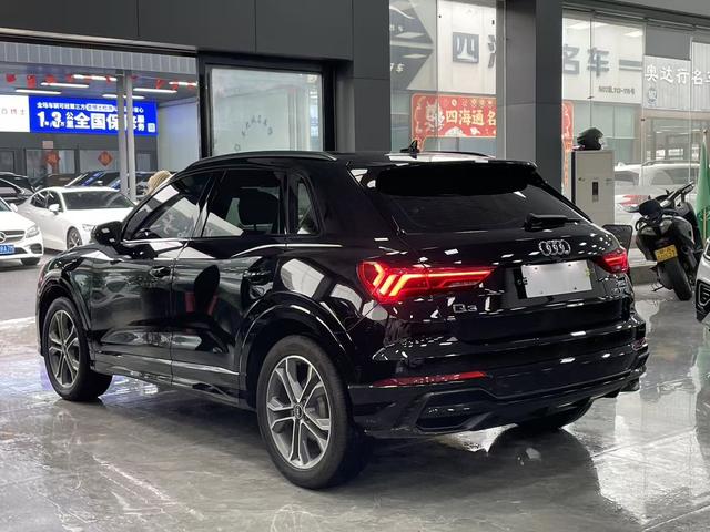 Audi Q3 2022 35 TFSI Dynamic Fashion