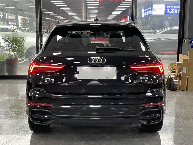 Audi Q3 2022 35 TFSI Dynamic Fashion